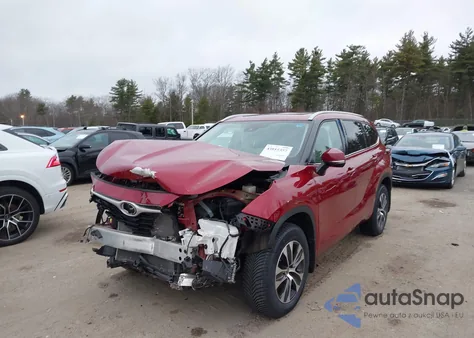 2022 Toyota Highlander Xle z USA, uszkodzony, nr VIN 5TDGZRBH9NS169806